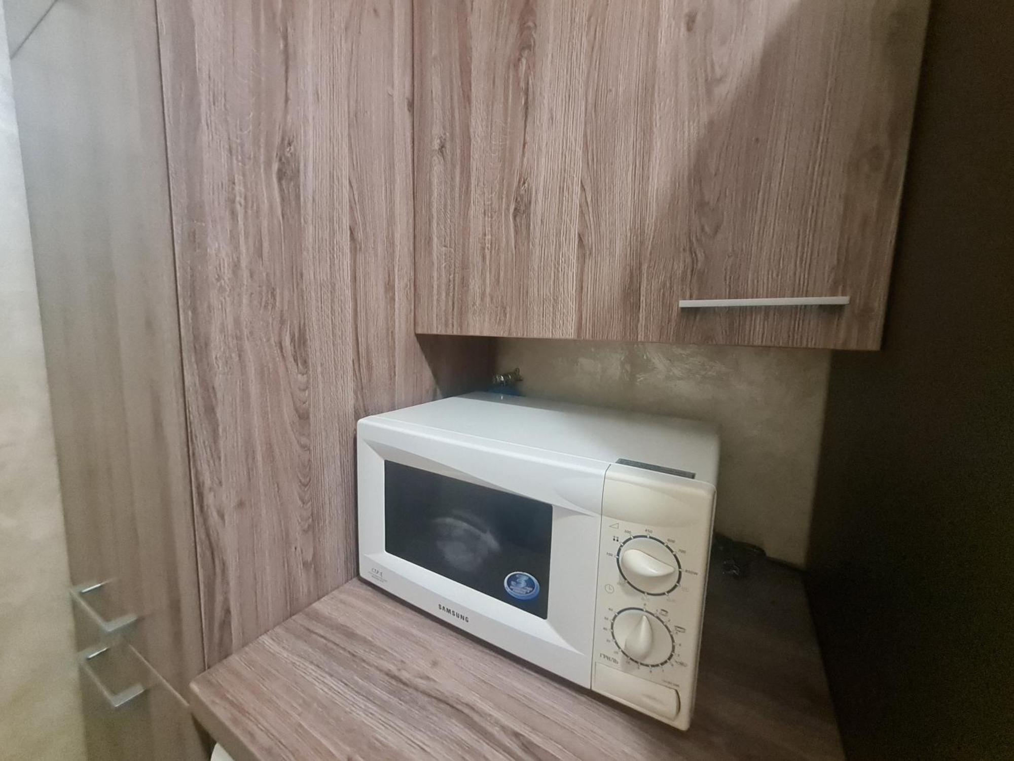 Апартаменти Біля Автостанції Кравчука, 40 Lutsʼk Exteriör bild